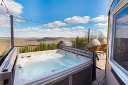 Horizon Hideout | Hot Tub, Mountain Views, Nature Escape