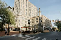 The Citizen Suite | King Bed, Downtown Lancaster, Stylish