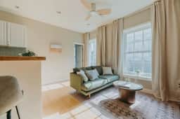 The Maisonette on Duke | King Bed, Chic, Downtown Lancaster