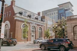 The Maisonette on Duke | King Bed, Chic, Downtown Lancaster