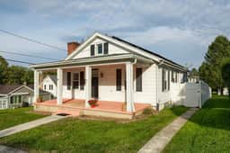 The Storybook Cottage | Close to Lancaster | Secret Room