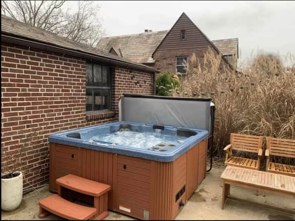 Lady Grey Cottage | Hot Tub, Fireplace, King Bed, Countryside Escape