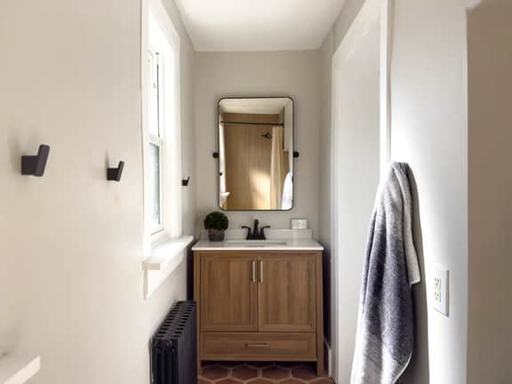 The Church Street Suite - Downtown, Cozy, Parking